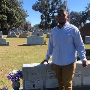 Meet your Posher, Taj